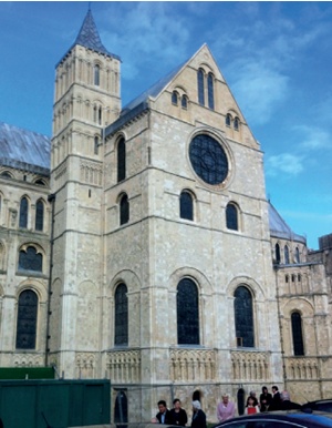 South transept exterior showing the south oculus in its architectural context