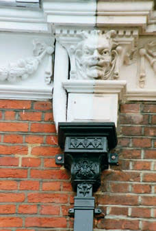 Ornate early Victorian cast iron hopper head