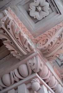 Grey and pink colour variations in a terracotta cornice