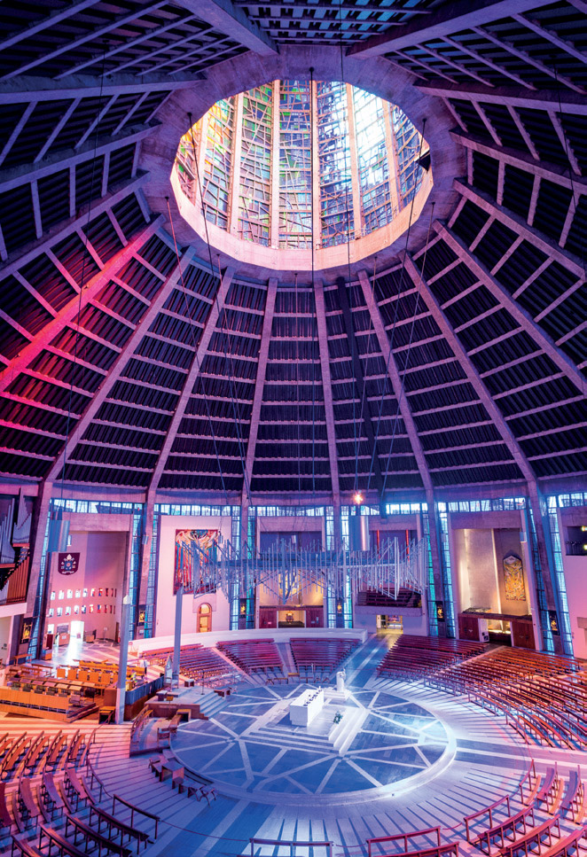 The Metropolitan Cathedral of Christ the King, Interior