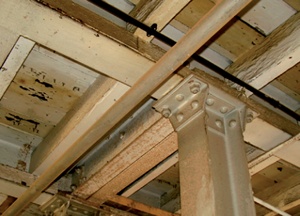 Ceiling of industrial building supported on cast-iron I-section columns