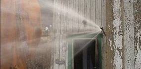A Fogtube spray in Norway which delivers water supplied
by the fire service, allowing all the pipework to be kept dry.